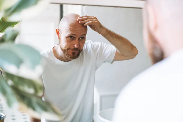Shutterstock 2184613125 640w: simply scalp